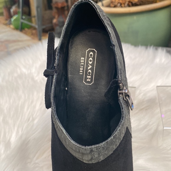 ▪️▪️COACH BEATRICE BLACK-N-GREY SUEDE W/SNAKESKIN BOOTIES▪️▪️ - Picture 4 of 6